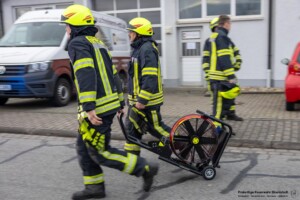 Zimmerbrand in Stockstadt am 1. Weihnachtsfeiertag. Foto: Armin Lerch/Feuerwehr Stockstadt