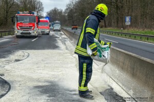 PKW-Brand auf der B469 bei Stockstadt am Main