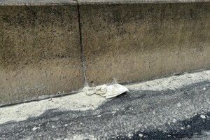 PKW-Brand auf der B469 bei Stockstadt am Main